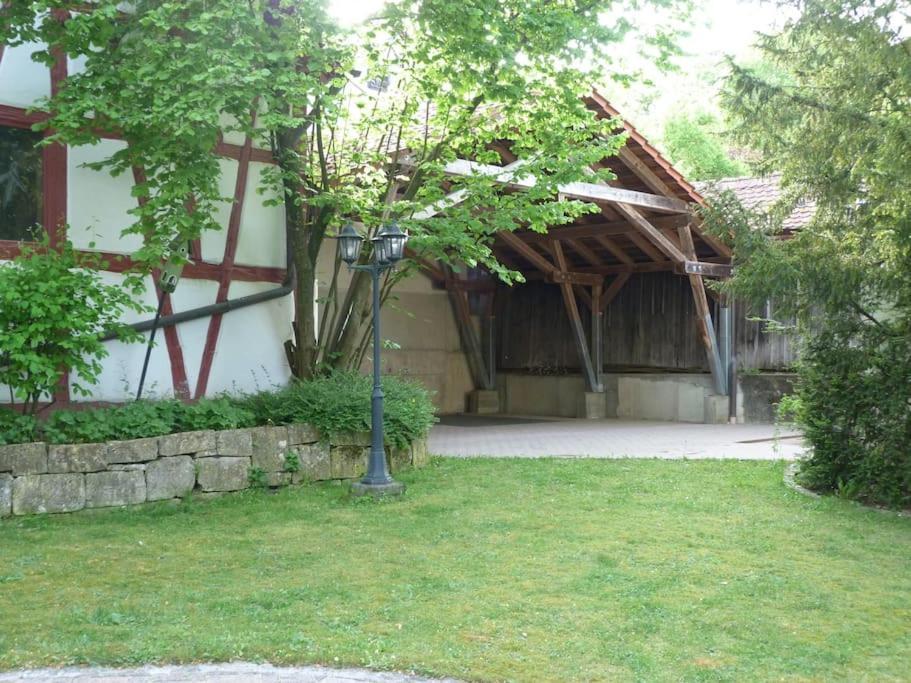 Maisonette-Appartment In Historischem Ambiente 伊普霍芬 外观 照片